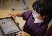 معرفی پایاننامه: «اثربخشی بازیهای بومی رایانهای خانواده محور بر مدیریت هیجان و مهارتهای اجتماعی کودکان خودمانده»